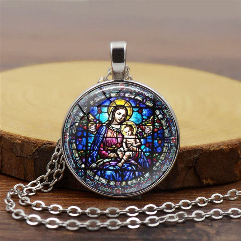 Elija su collar Radiant Faith de la Bendición: Madonna con el Niño o Rosas de Guadalupe