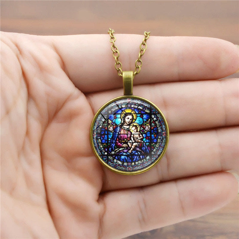 Elija su collar Radiant Faith de la Bendición: Madonna con el Niño o Rosas de Guadalupe