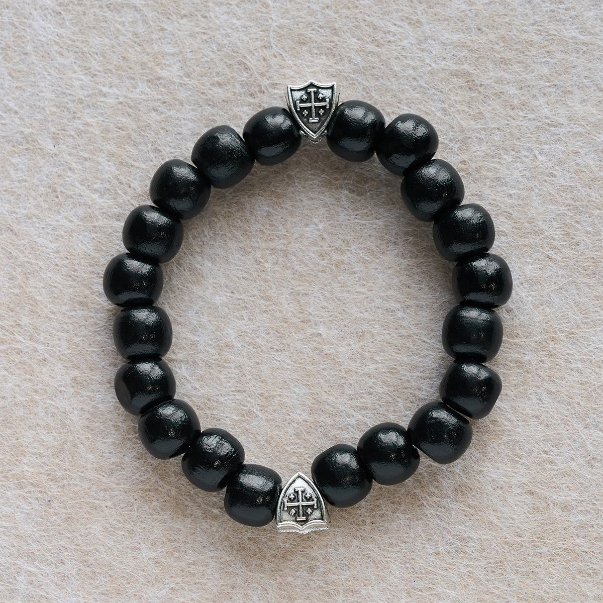 Pulsera de oración de madera negra hecha a mano con escudos dobles de la Cruz de Jerusalén