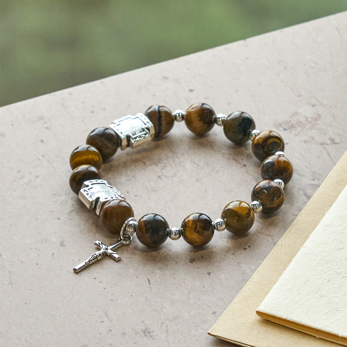 Pulsera de Piedra Ojo de Tigre con Cruz "Coraje en Cristo": Ora sin Miedo