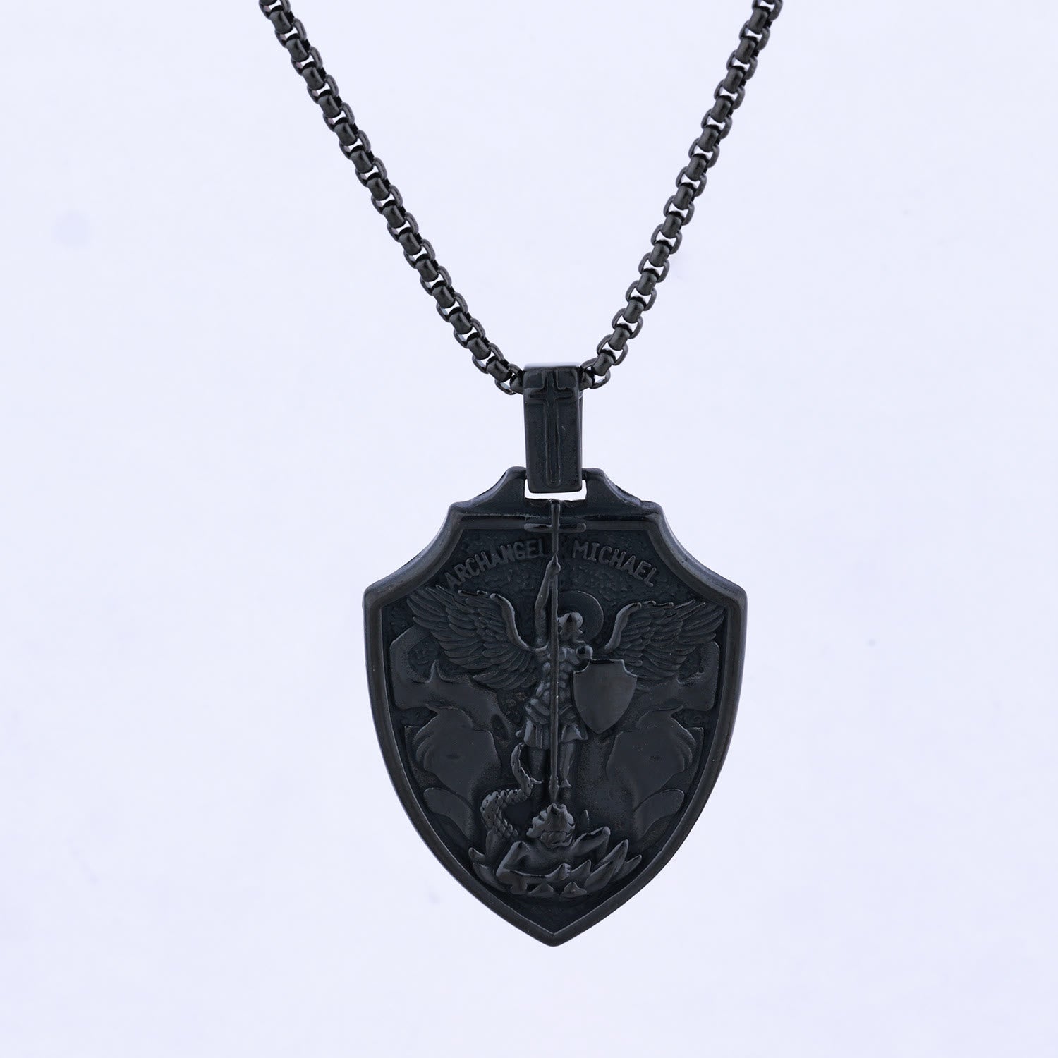 Colgante de Escudo de Arcángel Miguel: Fe y Protección para el Uso Diario