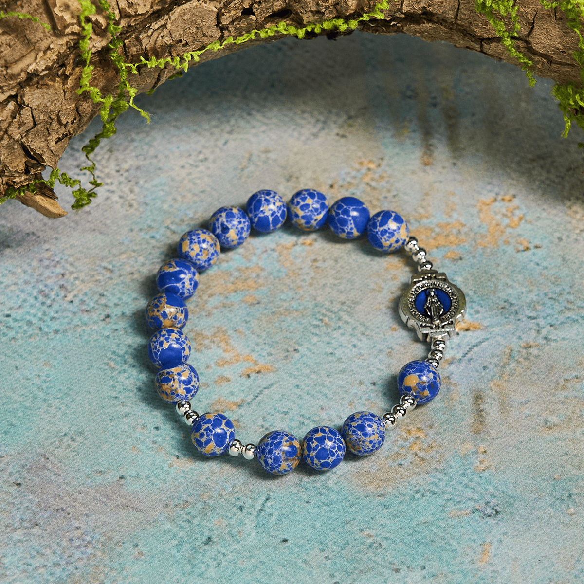 Pulsera Mariana de Piedra Imperial Azul: Una Señal de Oración y Paz