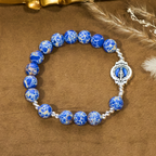 Pulsera Mariana de Piedra Imperial Azul: Una Señal de Oración y Paz