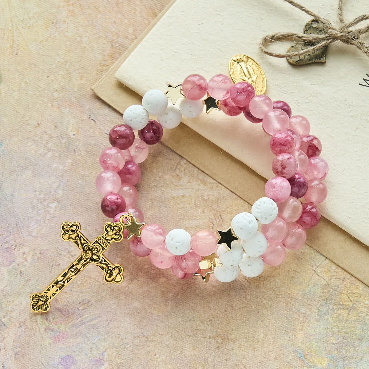 Pulsera Rosario de Yeso y Ágata Roja Rosa: Devoción y Suavidad Celestial