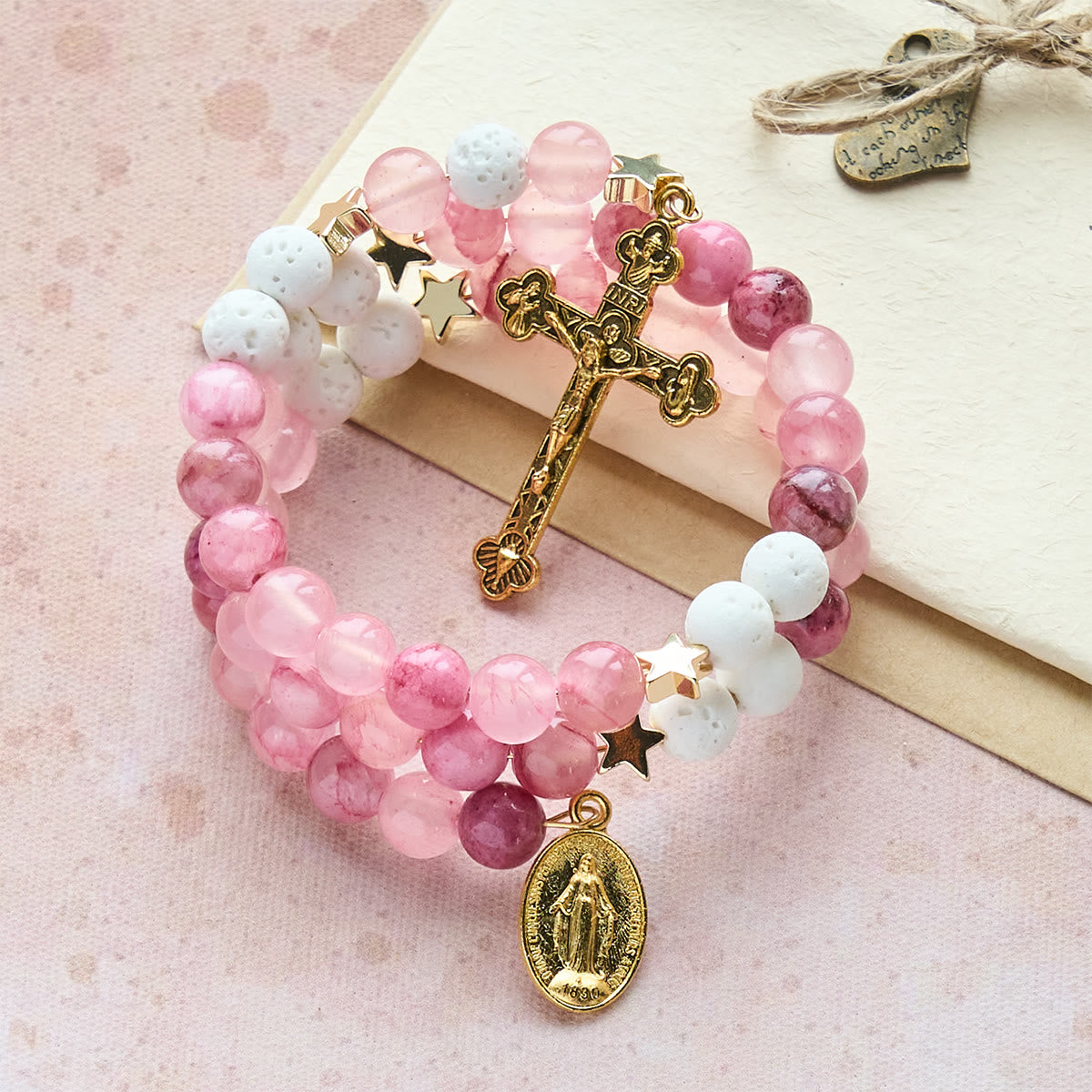 Pulsera Rosario de Yeso y Ágata Roja Rosa: Devoción y Suavidad Celestial