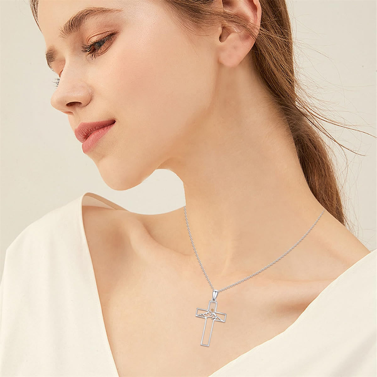 Collar con colgante de mostaza en forma de montaña: la resistencia de la fe y la maravilla de la naturaleza