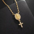 Collar con Colgante de Nuestra Señora y Cruz: Devoción Divina y Elegancia Atemporal