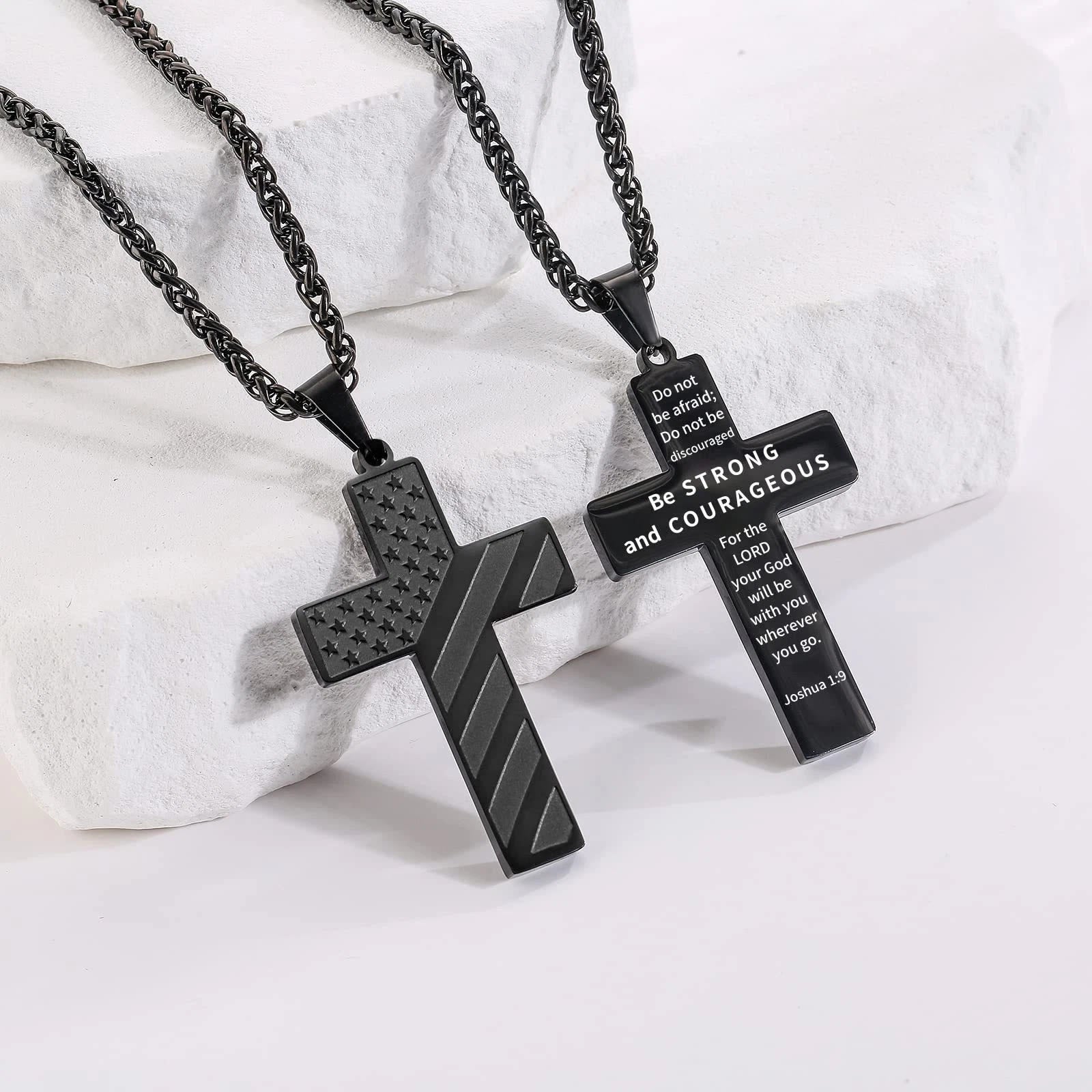 Collar Cruz Tricolor con Bandera Estadounidense y Escritura: Una Expresión Patriótica