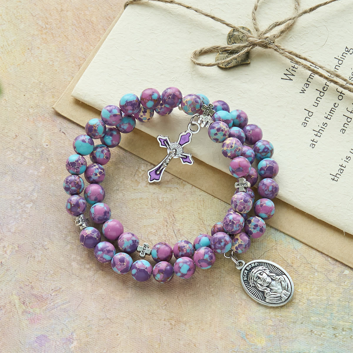 Pulsera Rosario de Alambre de Memoria de Jaspe Imperial Morado con Crucifijo Esmaltado
