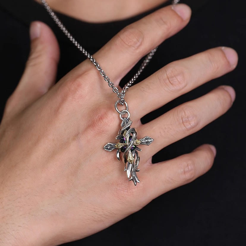 Collar de Cruz con Filigrana Ornamentada: Diseño Bicolor para un Uso Diario Devoto