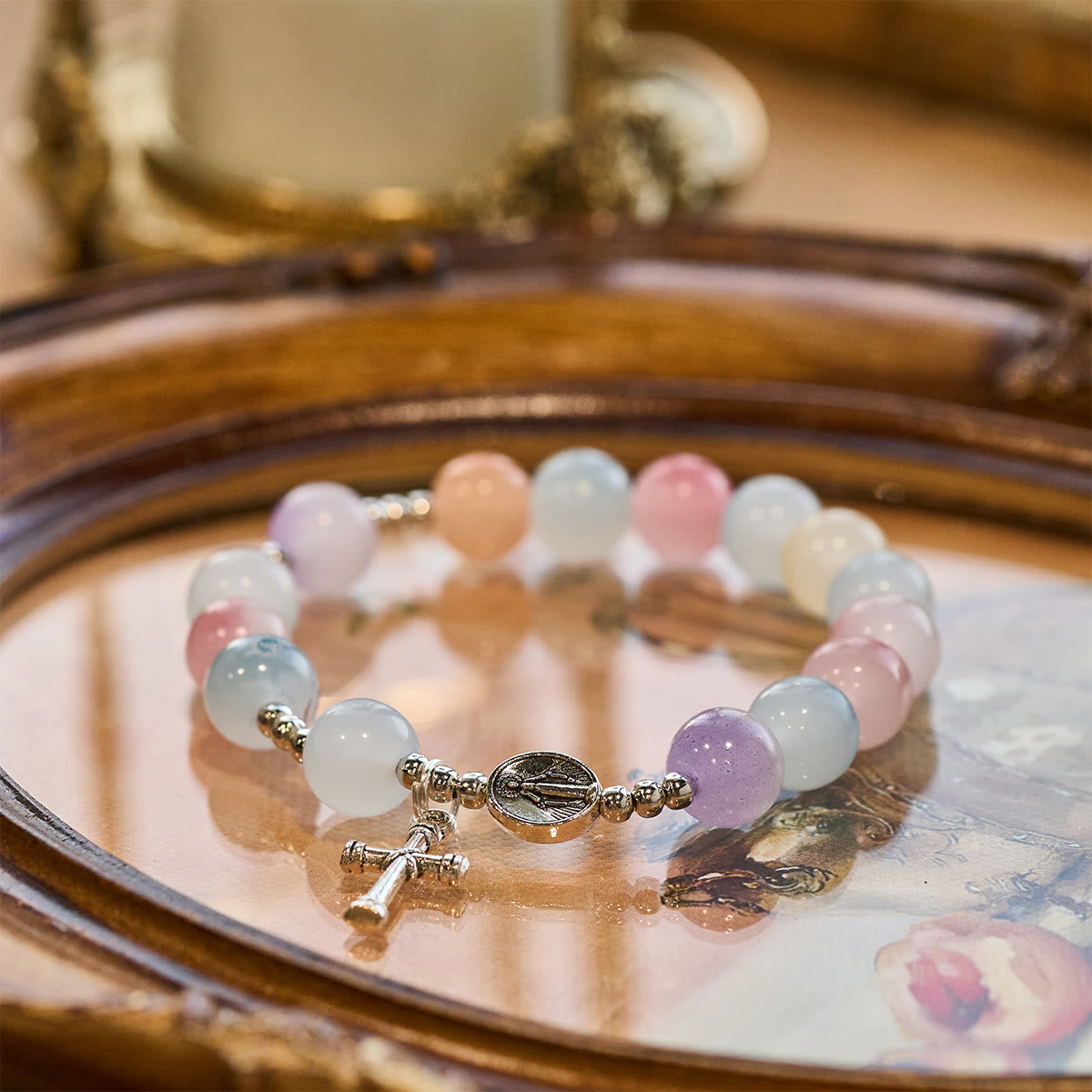 Pulsera de oración de cuentas UV que cambian de color Pastel Glow con Nuestra Señora