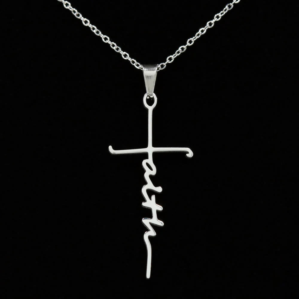Cruz de Fe con Elegante Escritura: Amuleto de Creencia Suave y Joyería de Uso Diario