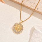 Collar con Medallón de la Santa Madre Brillante: Presencia Sagrada para Cada Momento