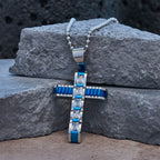 Collar de cruz de circonitas de aleación de 4 colores: pequeño amuleto diario de fe para un estilo personal