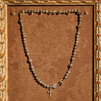 Pulsera de Rosario de Piedra de Llama de 6mm con Resplandor UV: Textura Ceniza y Devoción Iluminada