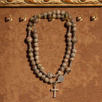 Pulsera de Rosario de Piedra de Llama de 6mm con Resplandor UV: Textura Ceniza y Devoción Iluminada