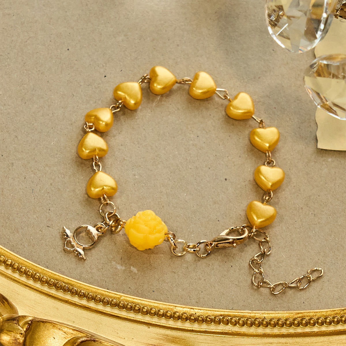 Set de rosario y pulsera de cuentas de corazón amarillo: Compañero tierno de la gracia diaria