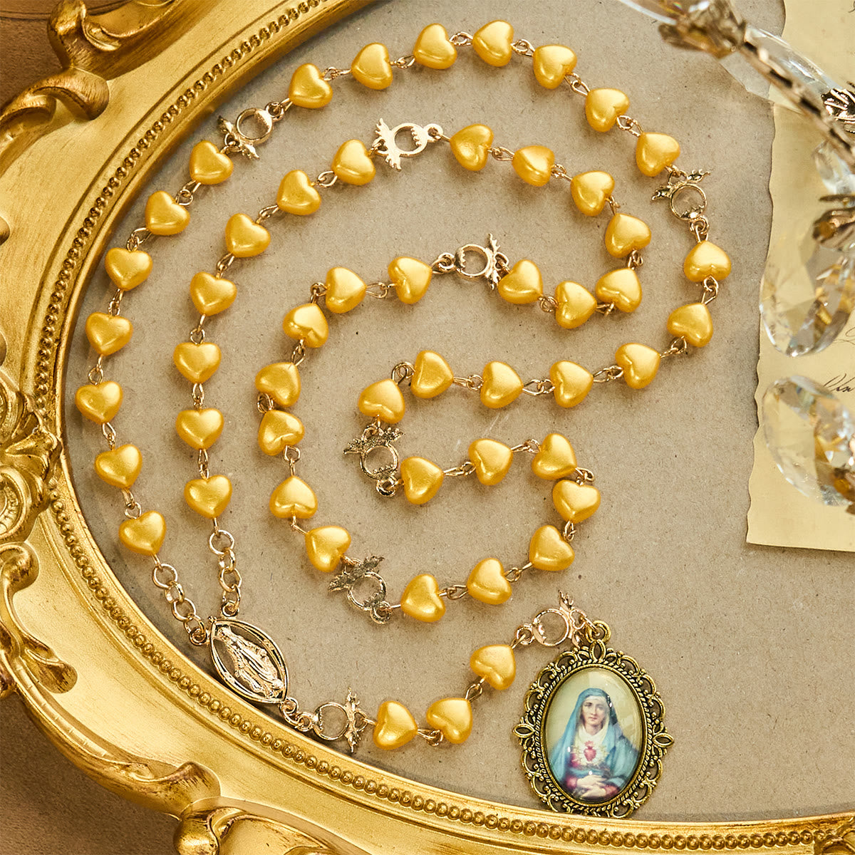 Set de rosario y pulsera de cuentas de corazón amarillo: Compañero tierno de la gracia diaria