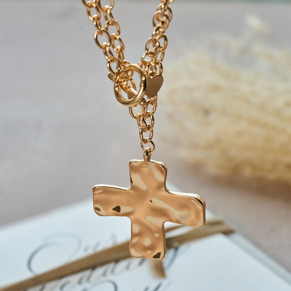 Collar de la Serie Cruz Martillada: Fe Contemporánea y Devoción con Estilo