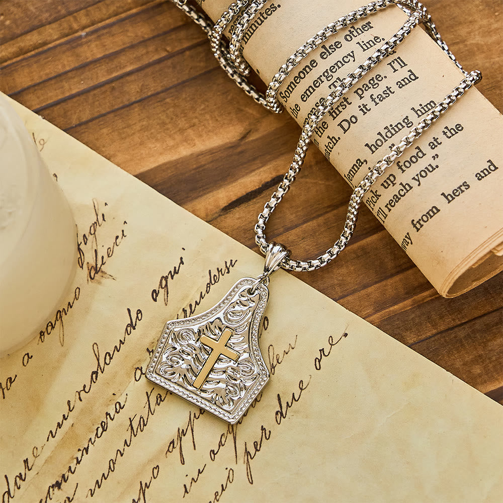 Collar con colgante de cruz ornamentada: fe inquebrantable para uso diario