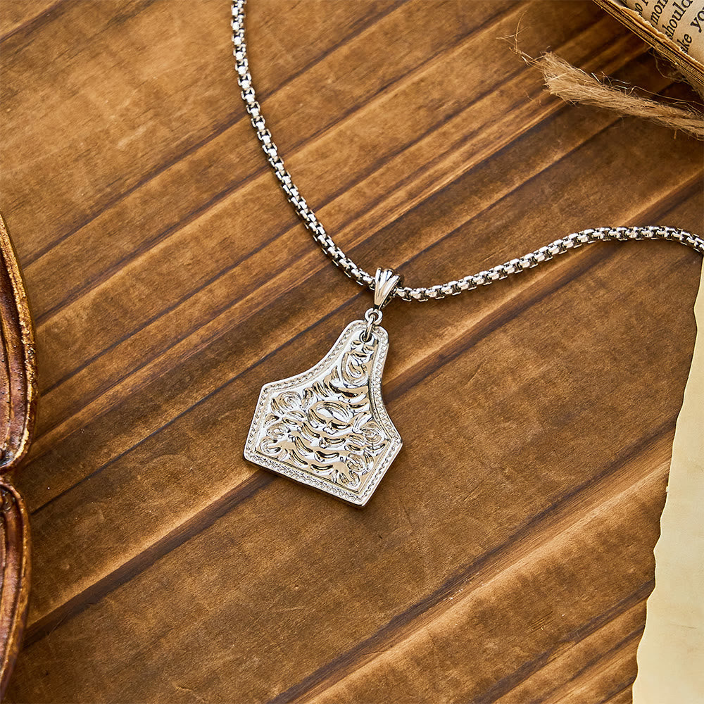 Collar con colgante de cruz ornamentada: fe inquebrantable para uso diario