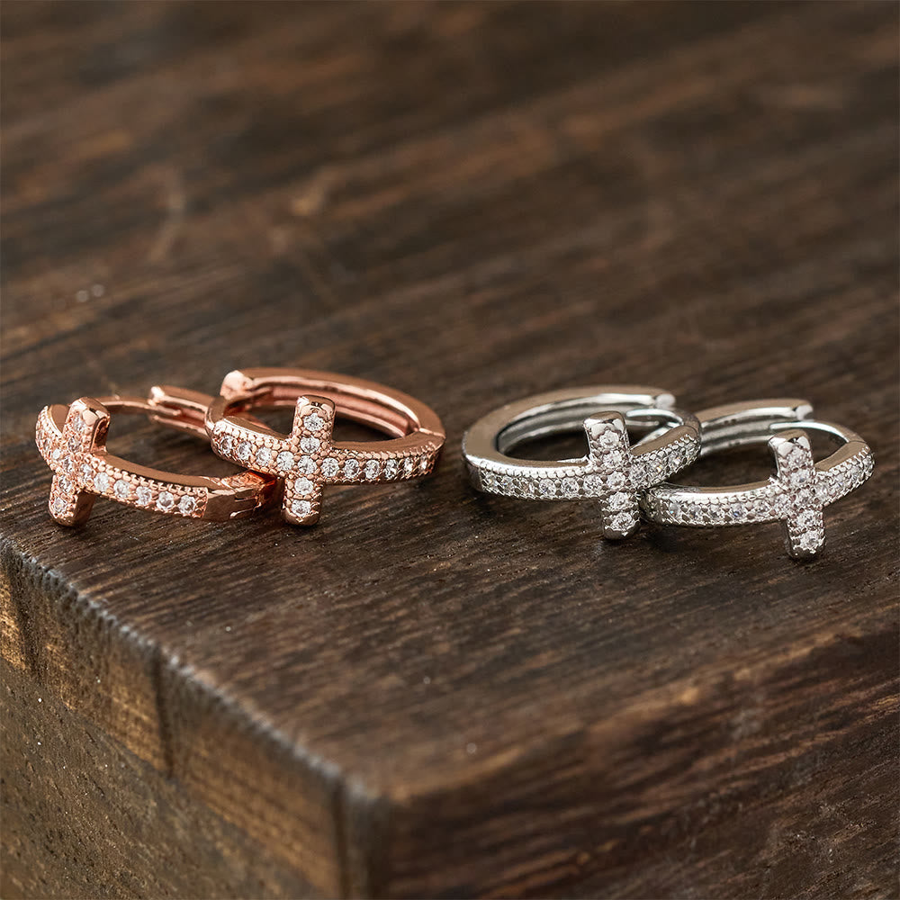 Elegantes aros dobles de doble color: la belleza atemporal de la fe