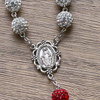 Collar de Medalla Milagrosa y Crucifijo con Gemas Redondas de Plata de 10 mm