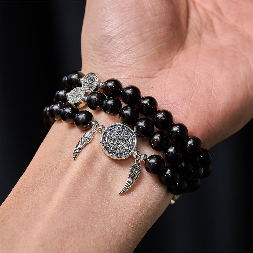 Pulsera de doble protección de cuentas de madera con San Benito y Medalla Milagrosa