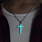 Juego de collar con cruz luminosa y pulsera de cuentas: un recordatorio de Su luz serena