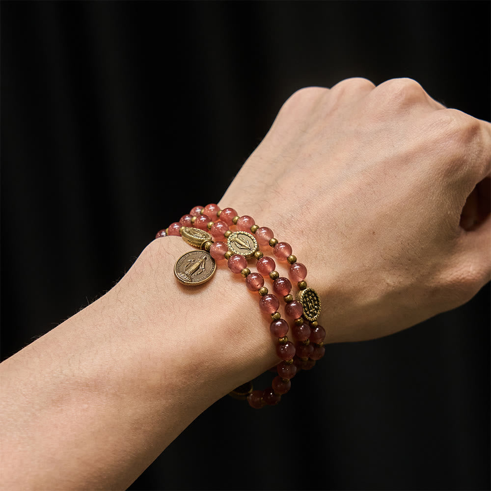 Pulsera vintage de cuarzo fresa con medalla milagrosa de devoción sagrada