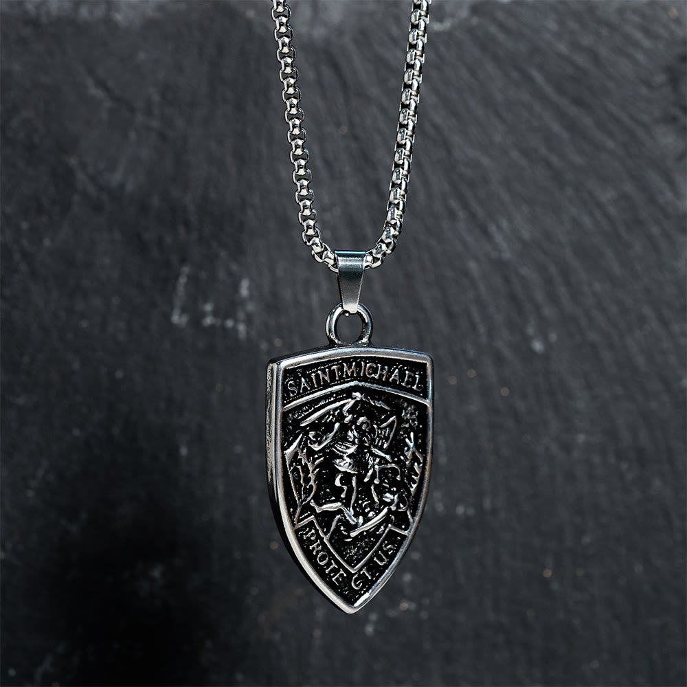 Colgante con Collar del Escudo de San Miguel: Encarna Su Valiente Protección