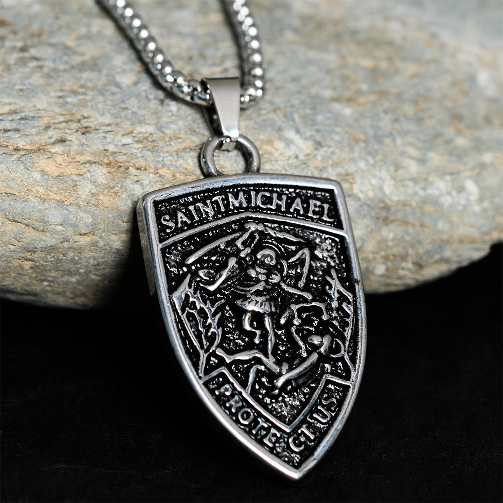 Colgante con Collar del Escudo de San Miguel: Encarna Su Valiente Protección