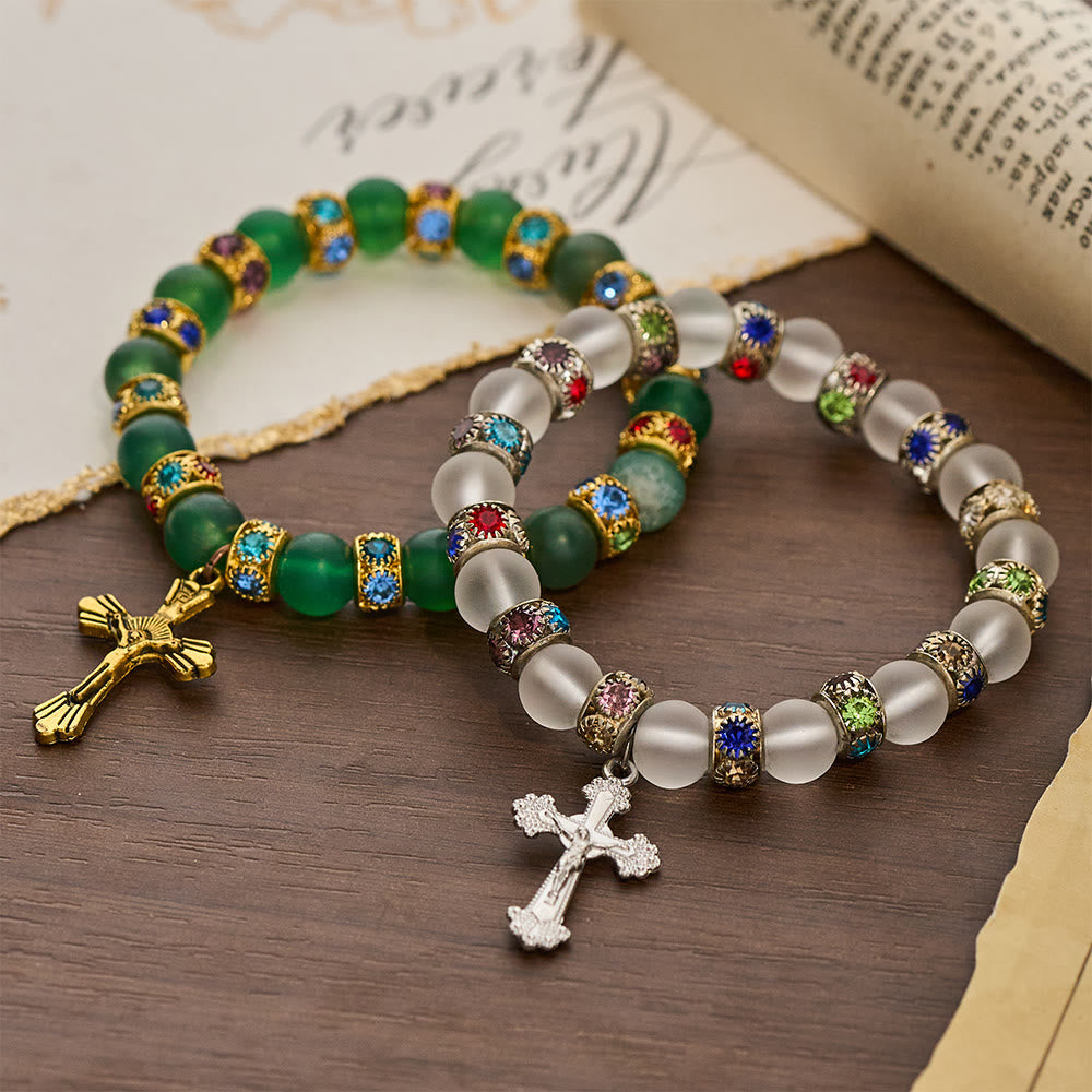 Pulsera Cruz de Ágata Verde Esmerilada y Cristal Blanco: Fe Suave en Textura Luminosa