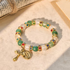 Pulsera de ágata mate lisa con crucifijo y Nuestra Señora: Recuerda Su amor tierno