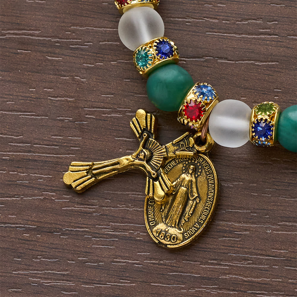 Pulsera de ágata mate lisa con crucifijo y Nuestra Señora: Recuerda Su amor tierno
