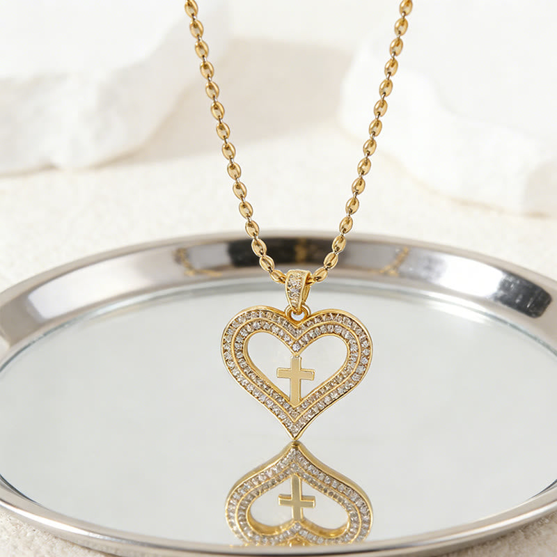 Collar con colgante Corazón y Cruz Dorados Brillantes: Encarna Su Amor Sagrado