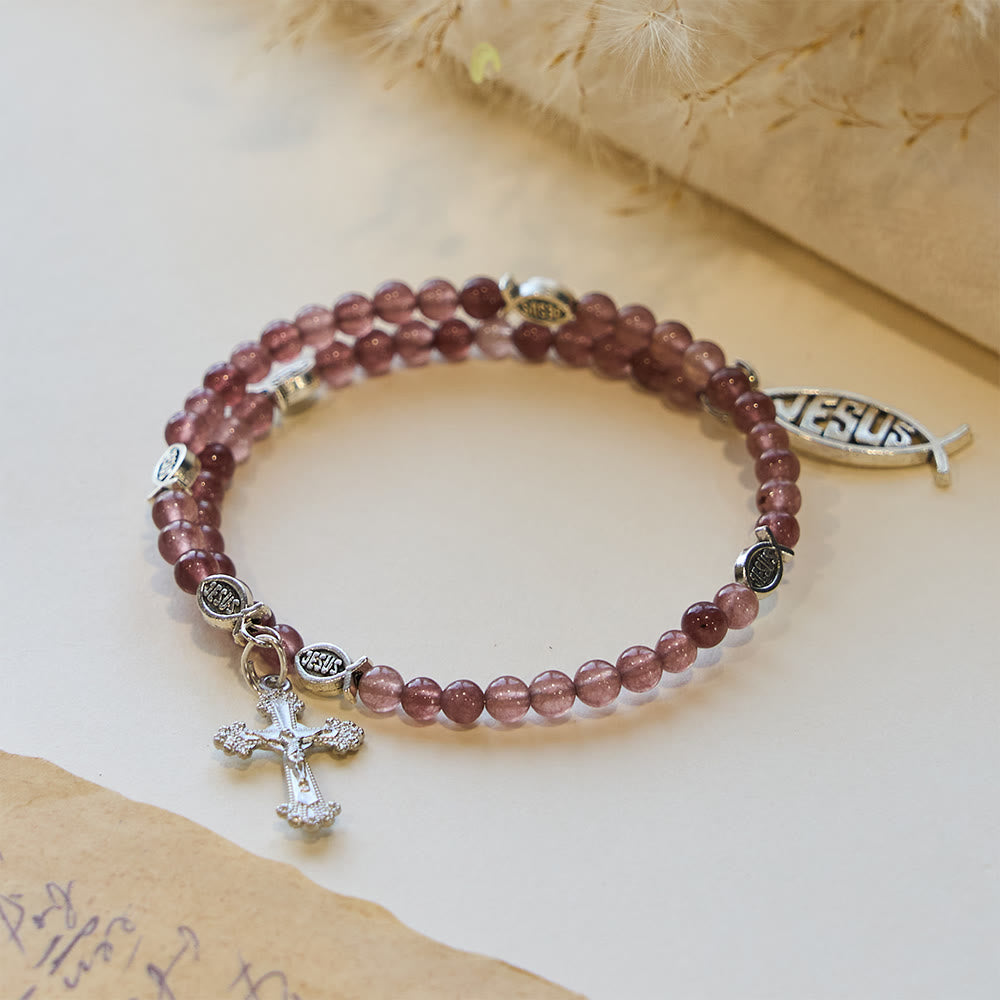 Pulsera de Cuarzo Fresa con Crucifijo y Dije de Ichthys