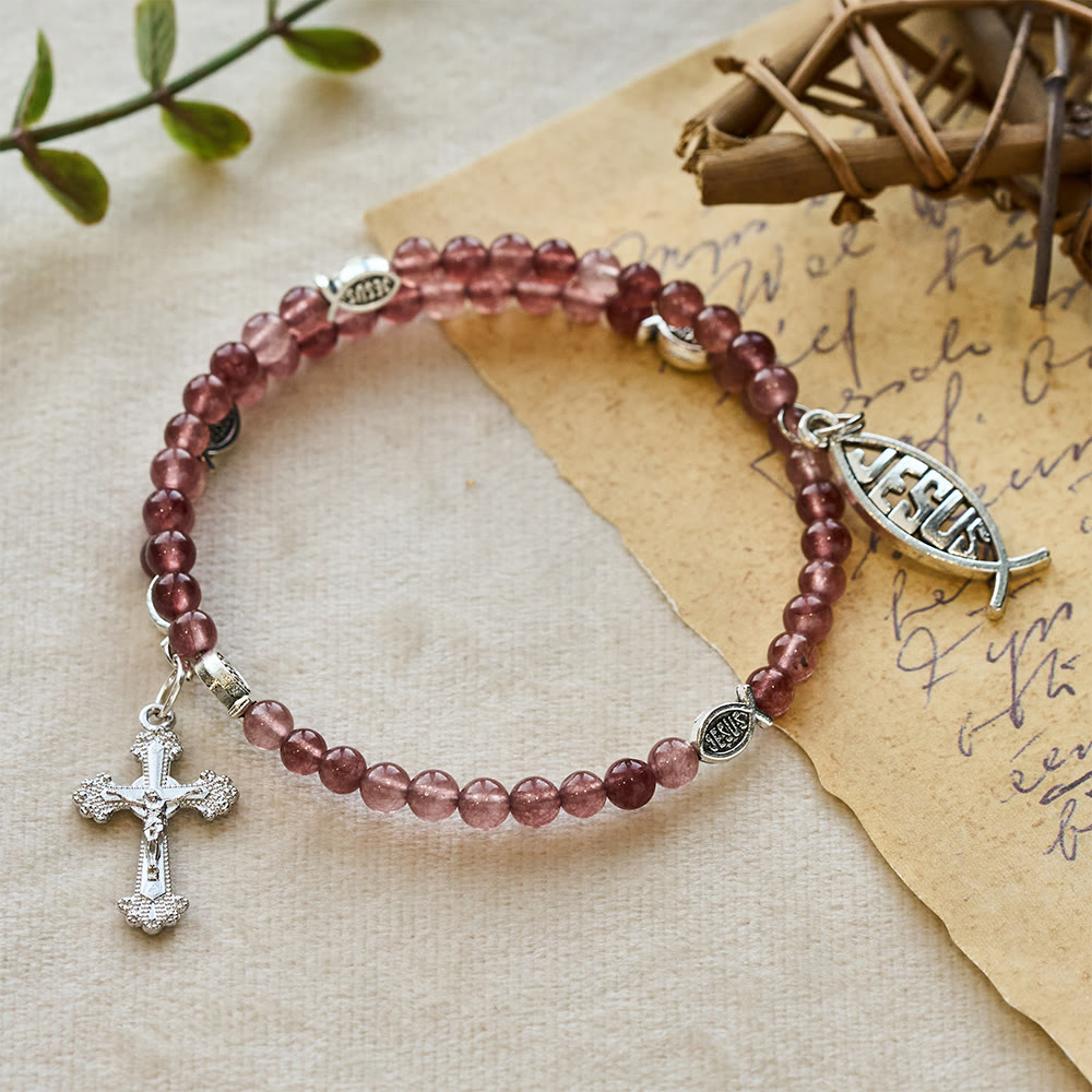 Pulsera de Cuarzo Fresa con Crucifijo y Dije de Ichthys