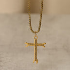 Collar Cruz Trébol Minimalista con Versículo Bíblico de Fe y Fuerza