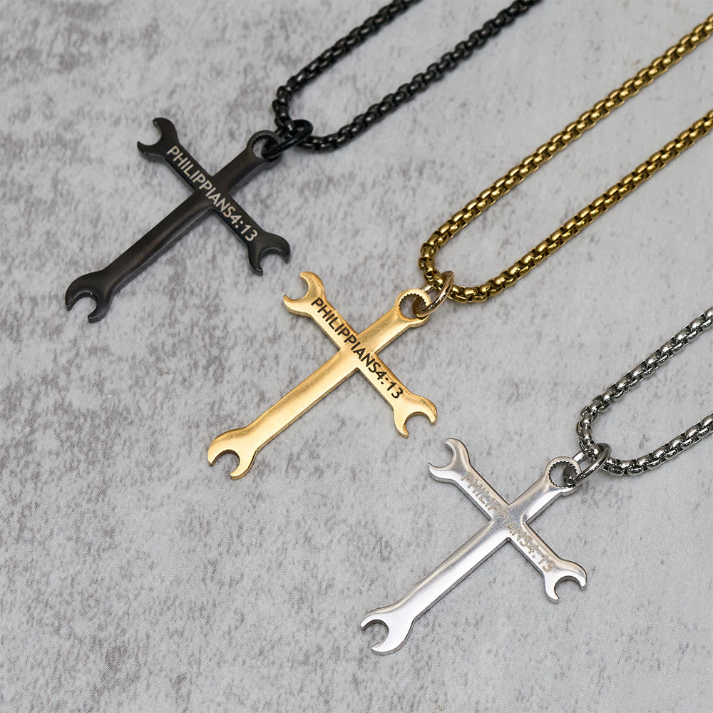 Collar Cruz Trébol Minimalista con Versículo Bíblico de Fe y Fuerza
