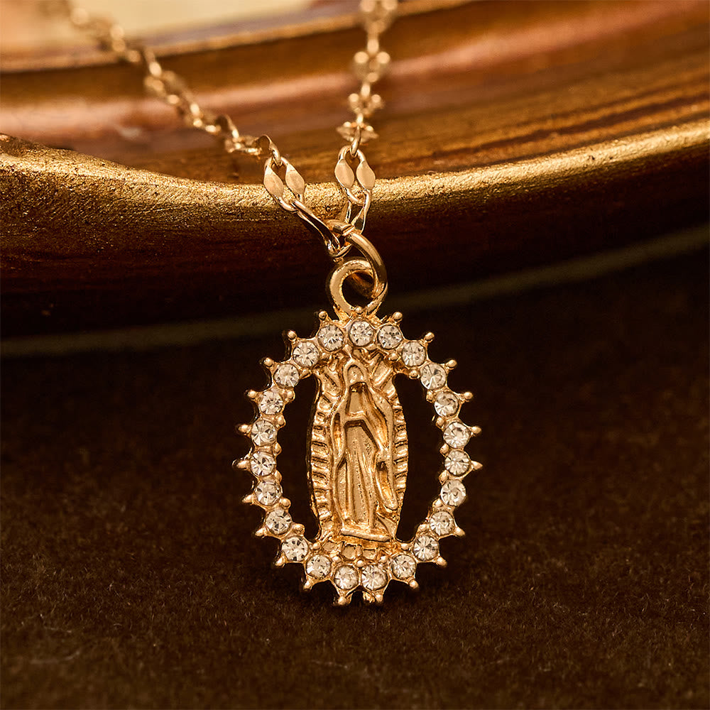 Collar de Nuestra Señora ovalado con circonitas cúbicas engarzadas: Encarna Su Tierna Gracia