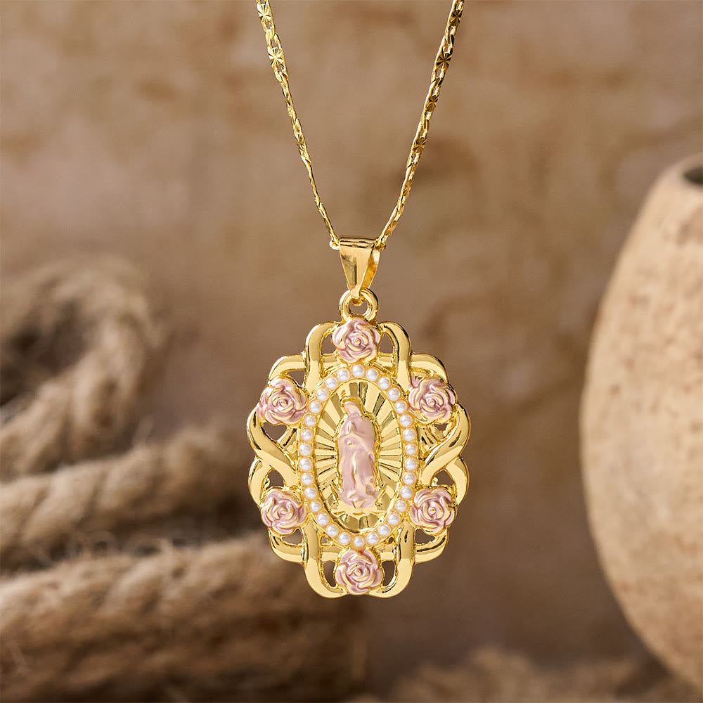 Collar ovalado de Nuestra Señora con acento de rosa: un recordatorio diario de su intercesión