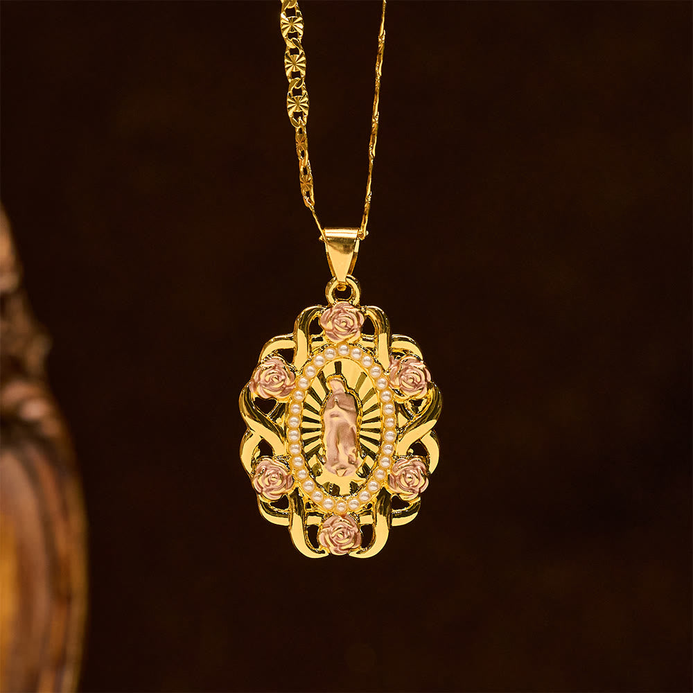 Collar ovalado de Nuestra Señora con acento de rosa: un recordatorio diario de su intercesión