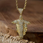 Collar con Colgante de Cruz de Jesús Iced Out con Caja de Regalo: Encarna el Poder Divino y la Fe Audaz