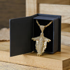 Collar con Colgante de Cruz de Jesús Iced Out con Caja de Regalo: Encarna el Poder Divino y la Fe Audaz
