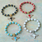 Pulsera con dije de cruz alada: una oración visual de devoción y conexión