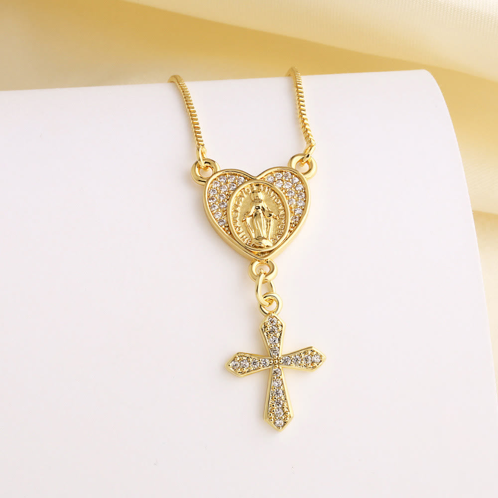Collar con Colgante de Corazón en Cruz de Nuestra Señora y San Benito con Circonitas: Gracia Divina para el Uso Diario