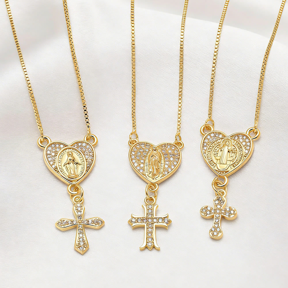 Collar con Colgante de Corazón en Cruz de Nuestra Señora y San Benito con Circonitas: Gracia Divina para el Uso Diario