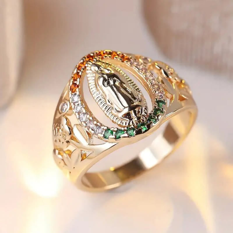 Anillo de Nuestra Señora con Circonitas y Diseño Floral: Un Elegante Recordatorio de Fe Inquebrantable