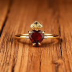 Anillo de cristal del Sagrado Corazón: un símbolo del amor incondicional de Cristo